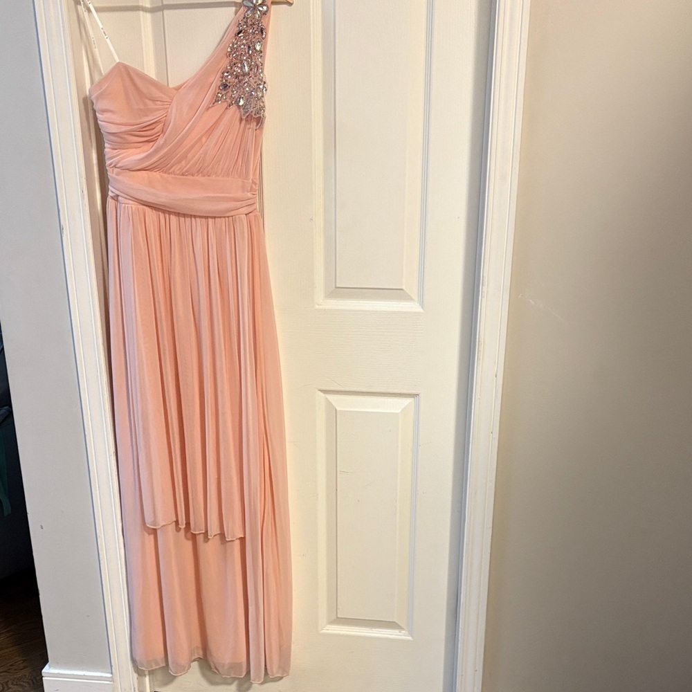 Elegant One-Shoulder Pink Gown